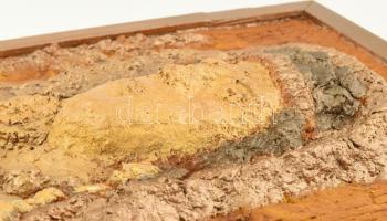 Indián ikon, relief szerű, festett papírmasé, keretben, jelzés nélkül, kopásokkal, 49x35 cm