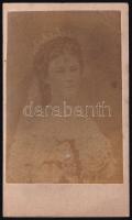 cca 1865 Erzsébet királyné (Sisi), fénynyomat, 10,5×6 cm