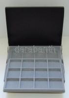 Éremtartó kazetta, 1db tálcával, 24 férőhellyel, 51x51mm