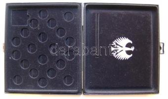 Éremtartó kazetta, 21 férőhellyel, 28mm átmérőjű érmékhez