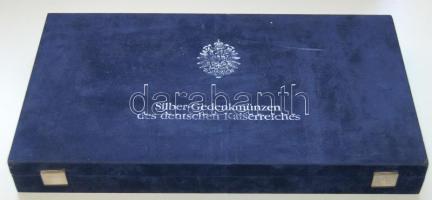 Nagyalakú éremtartó kazetta, 1db tálcával, 24 férőhellyel, 55x55mm