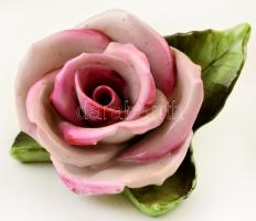 Herendi porcelán rózsa, kézzel festett, jelzett, apró lepattanással, 8×6 cm