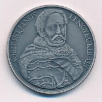 1983. Sobieski János lengyel király / Szécsény visszafoglalása emlékére 1683-1983 kétoldalas ezüstpatinázott bronz emlékérem (42,5mm) T:1-