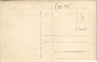 Arad, hölgy / lady. Stojkovits József photo (vágott / cut)