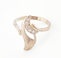 Ezüst(Ag) köves gyűrű, jelzett, méret: 51, bruttó: 1,8 g