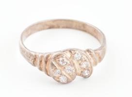 Ezüst(Ag) köves gyűrű, jelzett, méret: 55, bruttó: 1,8 g