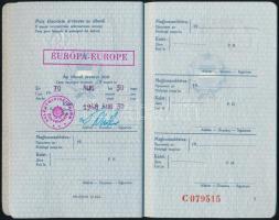 1968 A Magyar Népköztársaság által kiállított fényképes útlevél, 60 napos egyszeri kiutazási engedél...