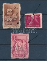 1947-1948 3 db bélyeg papírránccal