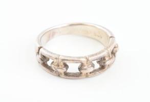 Ezüst(Ag) gyűrű, jelzett, méret: 52, nettó: 4 g
