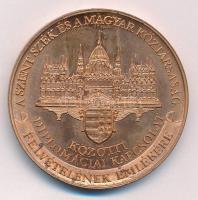 Bozó Gyula (1913-2004) 1990. A Szent Szék és a Magyar Köztársaság közötti diplomáciai kapcsolat felvételének emlékére kétoldalas bronz emlékérem (42,5mm) T:1,1- fo.