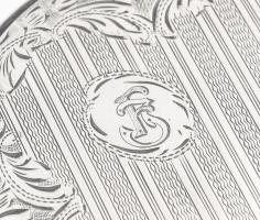 Ezüst (Ag) pudrié, vésett, jelzett, d: 8 cm, nettó: 46g