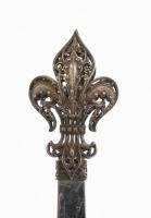 Díszes régi levélbontó kés, filigrán burbon liliom díszítménnyel, szép állapot, h: 17 cm