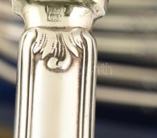 12 személyes ezüstözött évőkészlet, 1 fiókban, jelzett, szép állapotban, 1 nagy kanál pótlás. 48 dar...