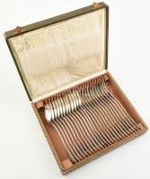 12 személyes ezüstözött évőkészlet, 2 dobozban, jelzett, szép állapotban. 36 db: 12db villa, kanál, ...