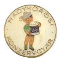 ~1970-1980. "Nagykőrösi Konzervgyár" műgyantás jelvény (20mm) T:2