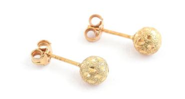 Arany (Au) 14K gömb fülbevalópár, jelzett, 1,8×0,6 cm, nettó: 1,8 g