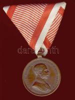 Ausztria 1860-as évek DN "Der Tapferkeit" ezüstözött Br hadi érdemérem, szalaggal T:2