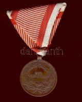 Ausztria 1860-as évek DN "Der Tapferkeit" ezüstözött Br hadi érdemérem, szalaggal T:2