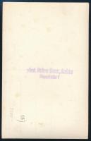 cca 1939 Aalen, német egyenruhások ipariskola épülete előtt, a középen álló tiszten horogkeresztes k...