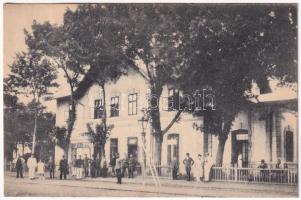 1925 Dunaszerdahely, Dunajská Streda; Nadrazi / vasútállomás, vasutasok. Brunner Adolf kiadása / railway station, railwaymen