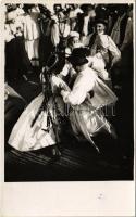 Marótlaka, Morlaka, Morlaca (Kolozs); Román körtánc / Joc national / Romanian folk dance. Foto orig. J. Fischer 1935. 787.