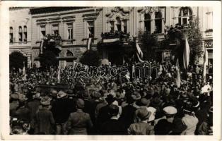 1940 Kézdivásárhely, Targu Secuiesc; bevonulás, katonai teherautó, Szép Róbert üzlete / entry of the Hungarian troops, military truck, shop + &quot;1940 Kézdivásárhely visszatért&quot; So. Stpl. (EK)