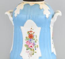 Antik Porcelán lámpa. Antik kék-fehér színű,2 füles,kartusokban virágmintával,fa talpon,új kábelezés...