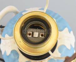 Antik Porcelán lámpa. Antik kék-fehér színű,2 füles,kartusokban virágmintával,fa talpon,új kábelezés...