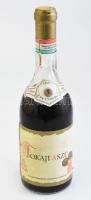 1976 Tokaji Aszú 5 puttonyos bontatlan fehérbor, darabos, dugónál ereszt