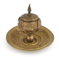 Tintatartó. Antik asztali tömör bronz díszes mártogatós kerek gömb alakú,hegyes csúcsdíszes zsanéros bronz tetővel,kézzel készült üveg tartállyal,kerek bronz talpon, finom patinával. M.: 12x10cm