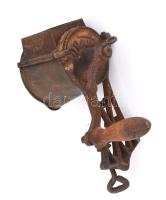 Régi diódaráló és húsdaráló, lenyomó nélkül, rozsdás, h: 22-27 cm