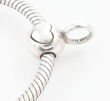 Ezüst(Ag) charmtartó medál, Pandora jelzéssel, d: 3 cm, nettó: 8,15 g