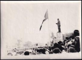 cca 1955 Katonai felvonulás a felvonulási téren, Rákosi-korszak, középtérben a Sztálin szobor, 13x18 cm