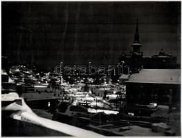 cca 1930-1940 Szendrő István (1908-2000): Budapest, a Tabán éjjel a Rác templommal, pecséttel jelzett fotó, felületén kopásnyomok, 29×38 cm