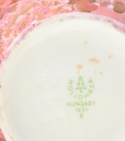 Hollóházi márvány mintás porcelán váza, jelzett, apró kopásnyomokkal, m: 21 cm