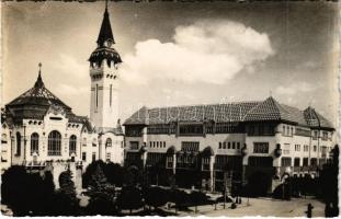 Marosvásárhely, Targu Mures; Városház, Kultúrpalota, étterem / town hall, cultural palace, restaurant