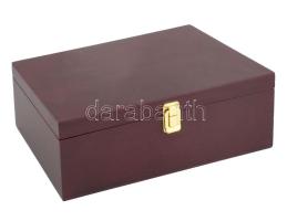 Exkluzív bortartó doboz két palack részére, a fedélben bornyitó készlettel 37x22 cm