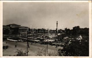 1939 Budapest XIV. XXVIII. Országos Katolikus Nagygyűlés a Millenium téren. Az Oltár Bardon Alfréd okl. építészmérnök Műegyetemi tanársegéd alkotása (fl)