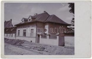1908 Brassó, Kronstadt, Brasov; ház az Egres utca 5/a alatt, az utcán a készülő csatornázás / house, sewer construction. photo (b)