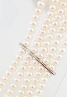 Türkizzel díszített ötsoros tenyésztett gyöngy nyaklánc, h: 46 cm, ezüst(Ag) szerelékkel, bruttó: 11...