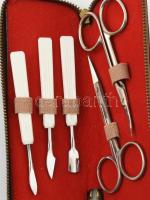 Retró piperekészlet (manikűr/pedikűr készlet, pudrié, parfümszóró), tűgobelin díszítéssel, 1950-1960...