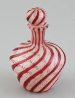 Murano filigrán száldíszítéses, fújt, üveg palack, dugóval, dugó belső részén kis feszültség, jelzés nélkül m: 13 cm