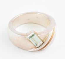 Ezüst(Ag) gyűrű zöld kővel, jelzett, méret: 57, bruttó: 10,3 g