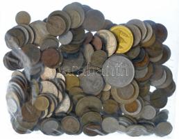 Vegyes, magyar és külföldi érmetétel mintegy ~1,3kg súlyban T:vegyes Mixed hungarian and foreign coin lot (~1,3kg) C:mixed