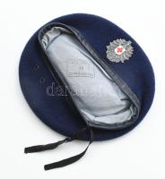 Mil-Tec terepszínű (flecktarn) hátizsák, 41x38 cm + Katonai barettsapka, Osztrák Vöröskeresztes sapk...