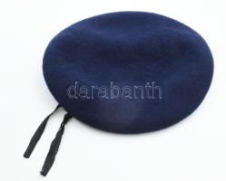 Mil-Tec terepszínű (flecktarn) hátizsák, 41x38 cm + Katonai barettsapka, Osztrák Vöröskeresztes sapk...