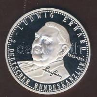 Németország DN "Kancellárok - Ludwig Erhard" Ag emlékérem 20g T:PP