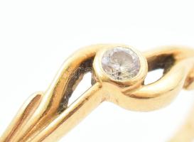 14K arany (Au) gyűrű brillel, jelzett, br 2,6 g m: 62, törött