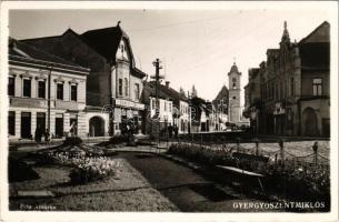 Gyergyószentmiklós, Gheorgheni; Margareta cukrászda, Zárug Testvérek üzlete, gyógyszertár / street view, confectionery, shops, pharmacy. Foto Ambrus photo