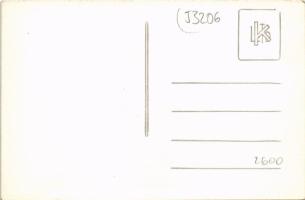 Gyergyószentmiklós, Gheorgheni; Margareta cukrászda, Zárug Testvérek üzlete, gyógyszertár / street v...